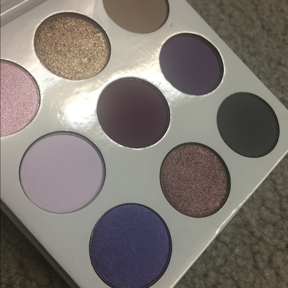 Kylie Cosmetics - Purple Palette - Picture 3 of 6